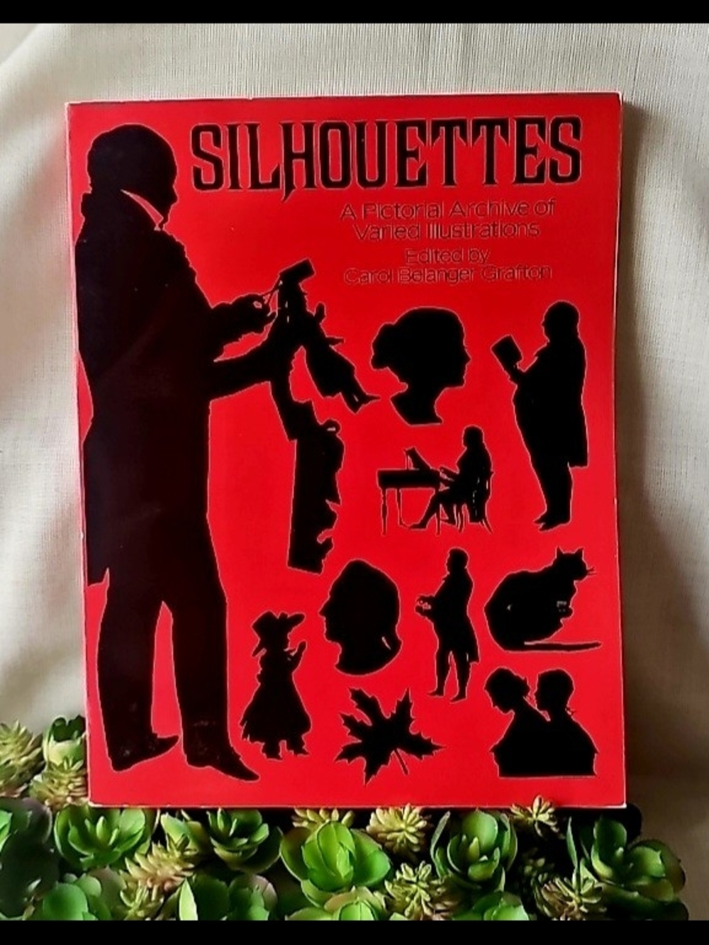 Silhouette Red and Black Illustration Collection by Silhouette